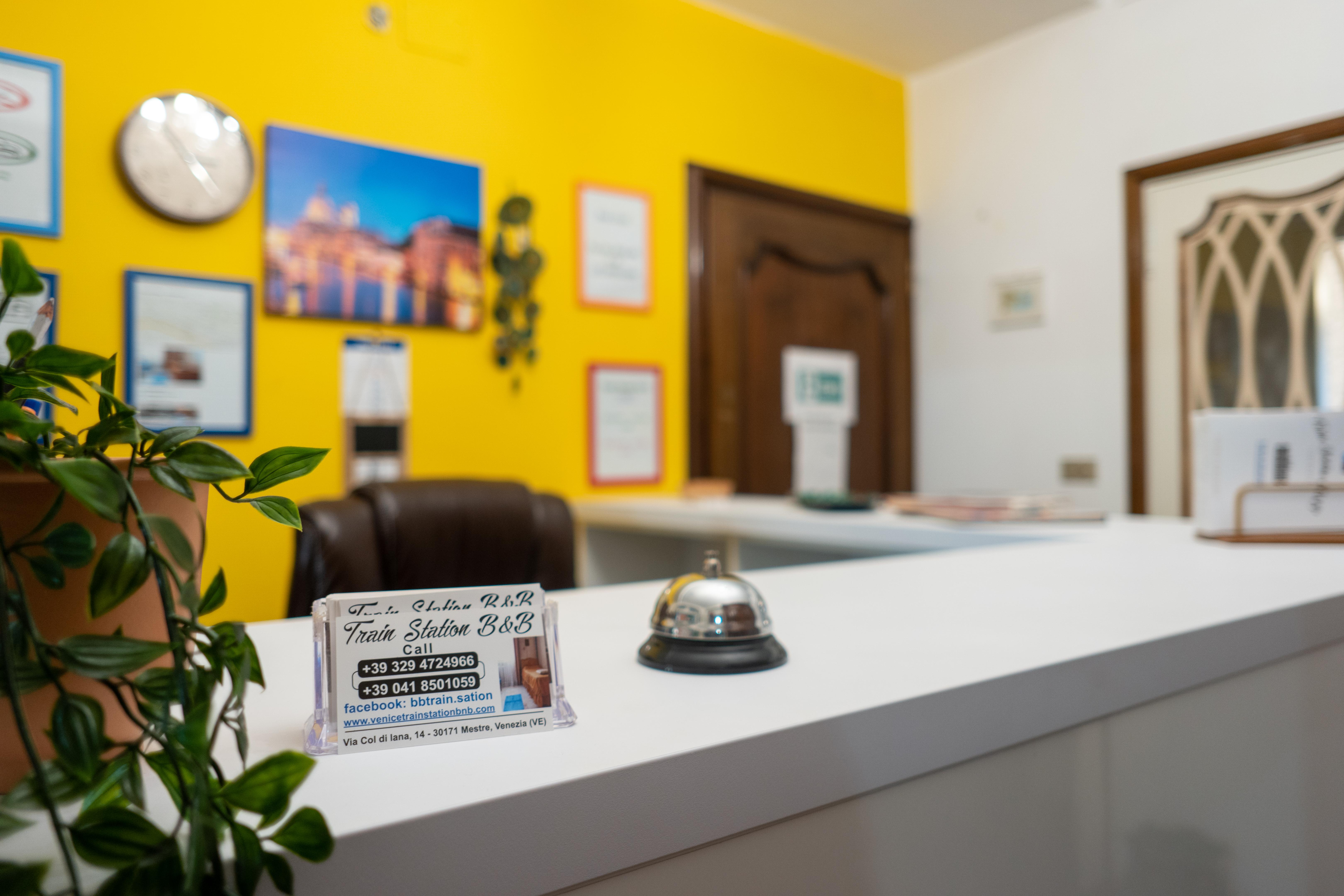 Guest House Train Station Venice - Atika & Atif Местре Экстерьер фото