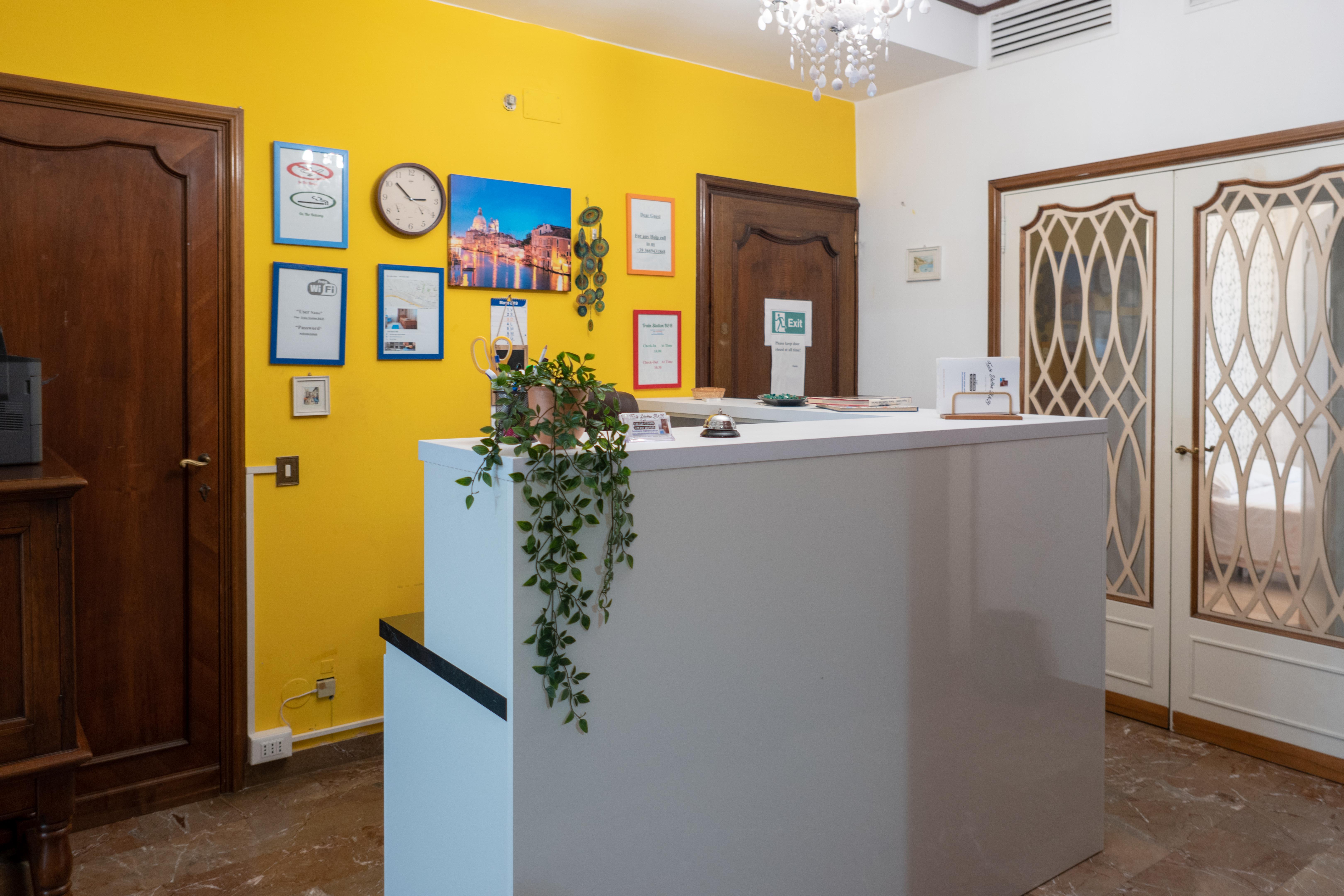 Guest House Train Station Venice - Atika & Atif Местре Экстерьер фото